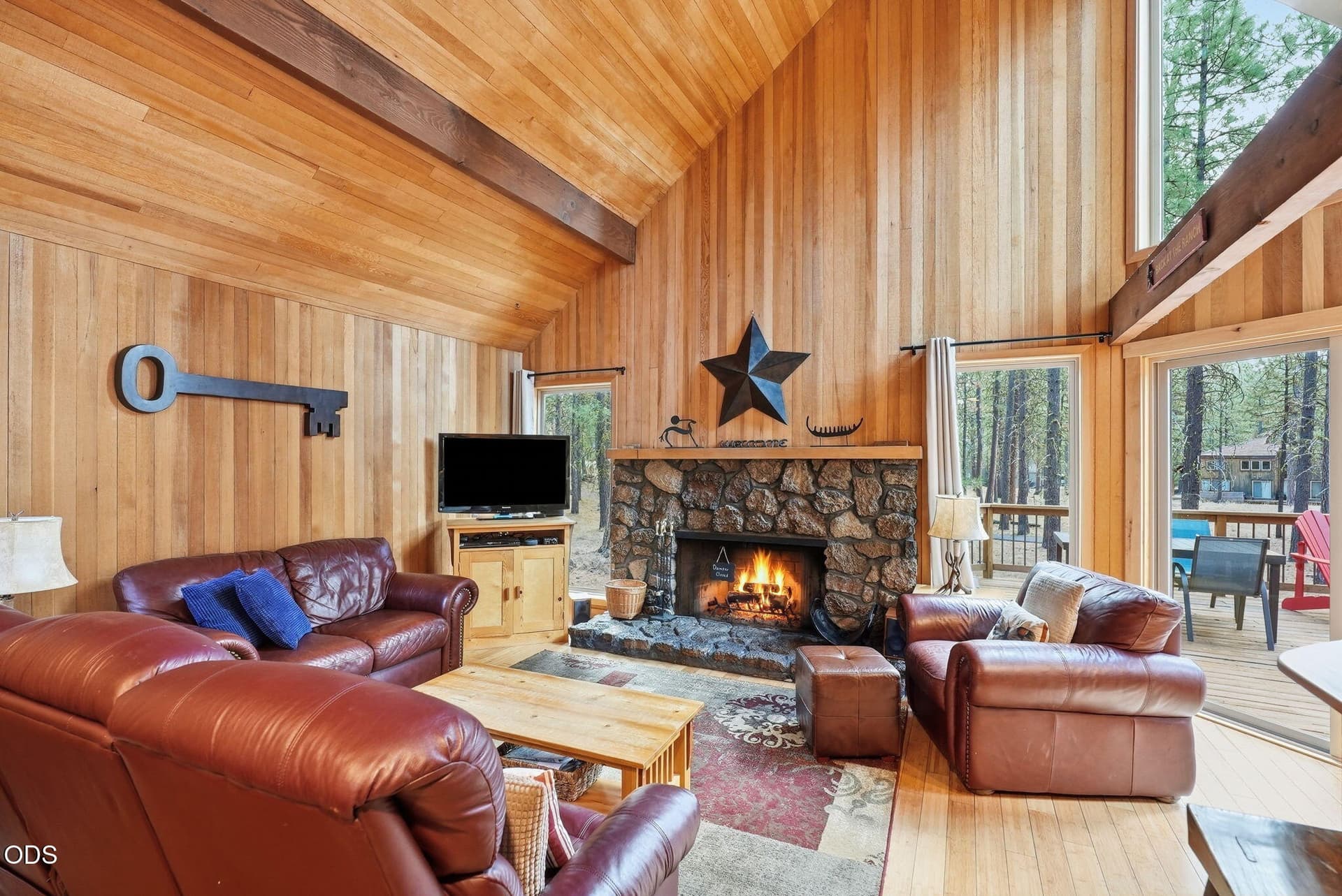 7-web-or-mls-Riley-Visuals-7. Photo 1 of 32, 13621 Vetch Unit BBH 35, Black Butte Ranch, OR 97759