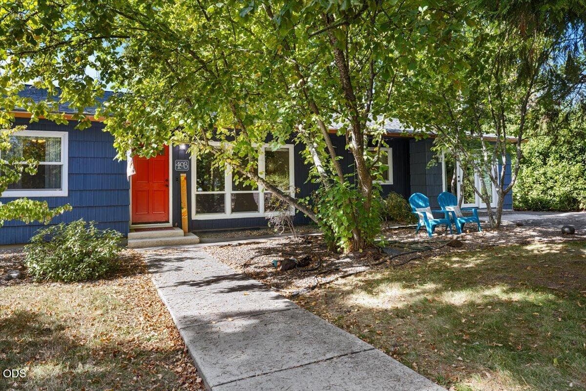 1. Photo 1 of 26, 408 Ardmore Avenue, Medford, OR 97504