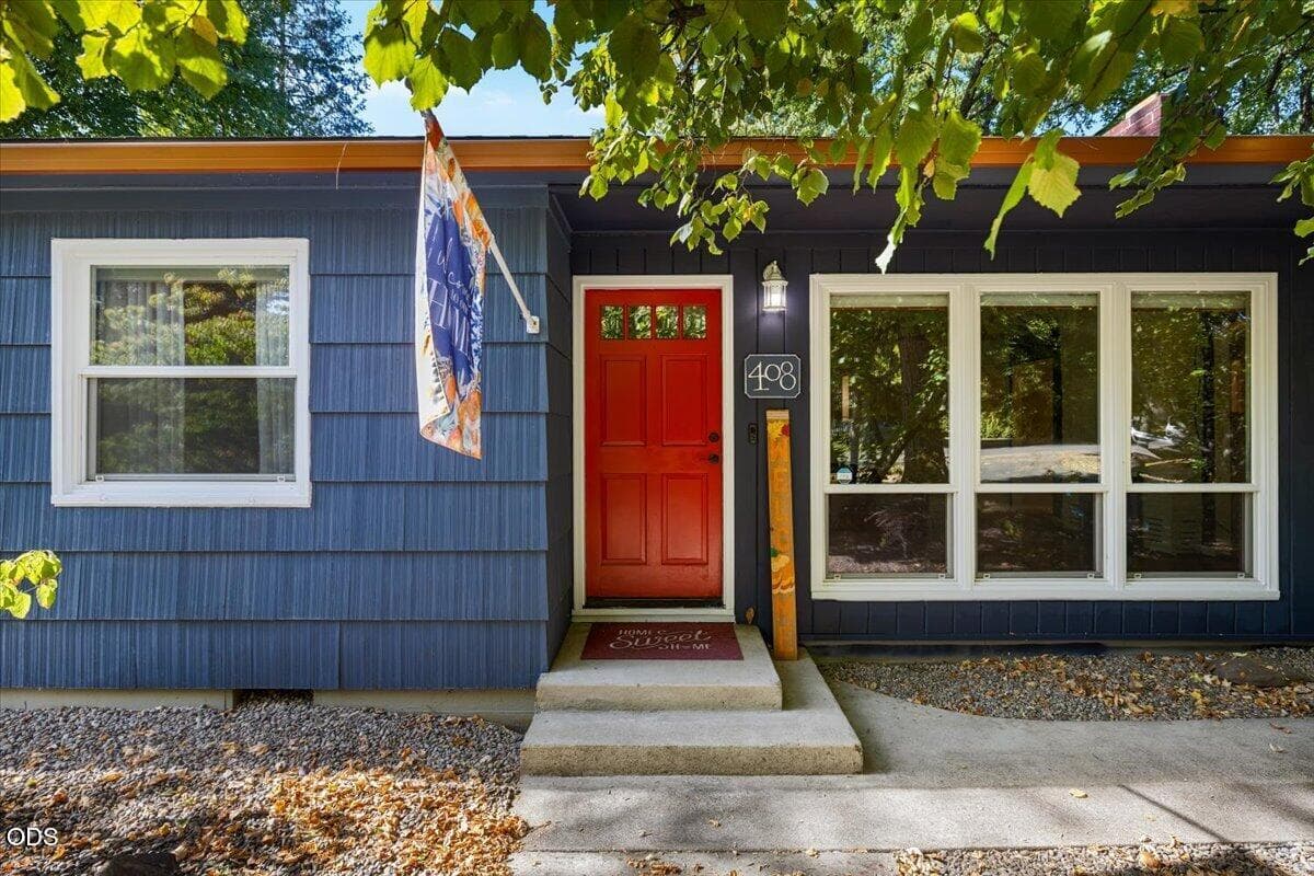 1. Photo 2 of 26, 408 Ardmore Avenue, Medford, OR 97504