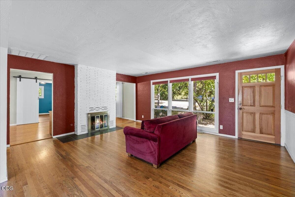 1. Photo 5 of 26, 408 Ardmore Avenue, Medford, OR 97504