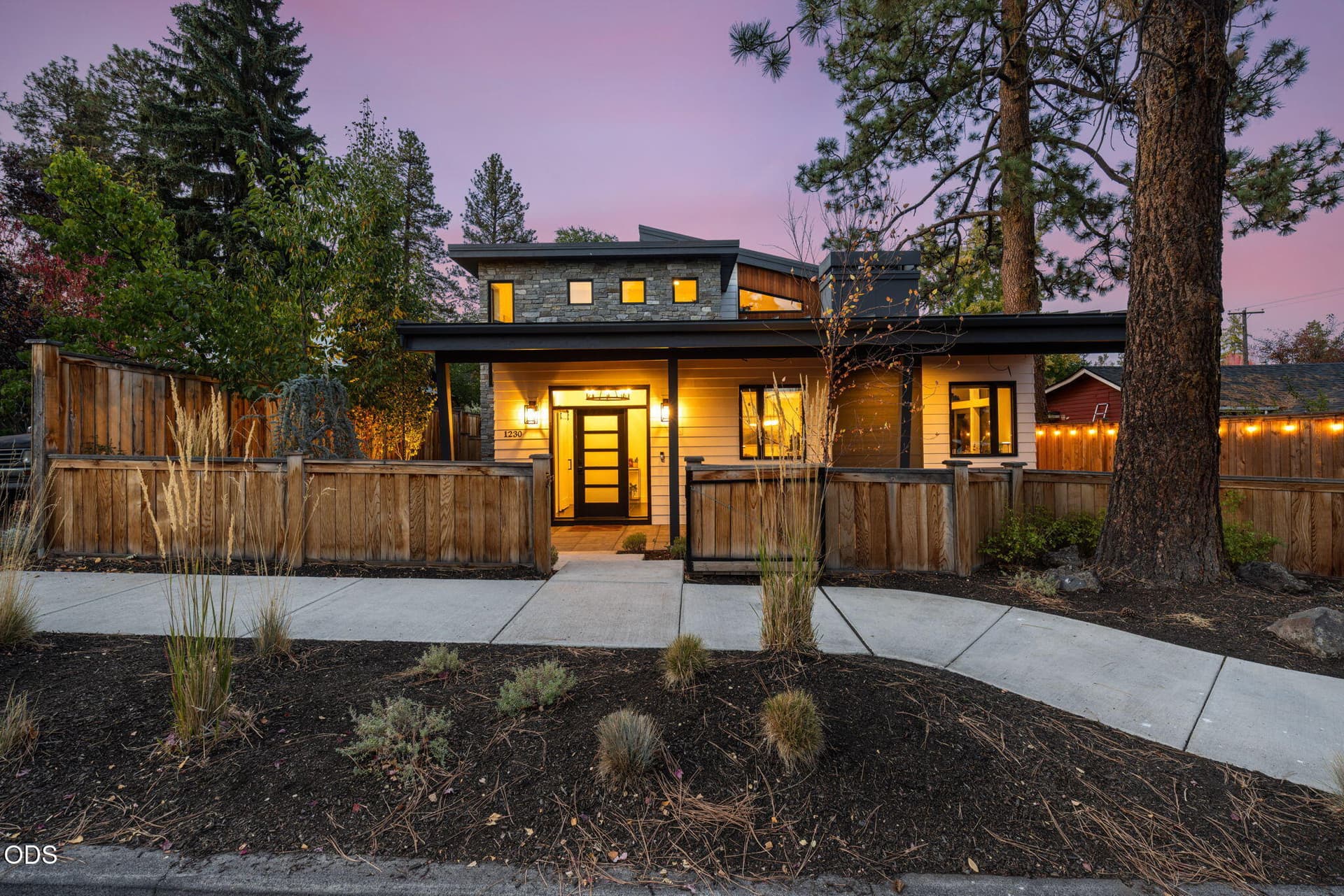 75-web-or-mls-_E0A8943. Photo 1 of 40, 1230 NW Hartford Avenue, Bend, OR 97703