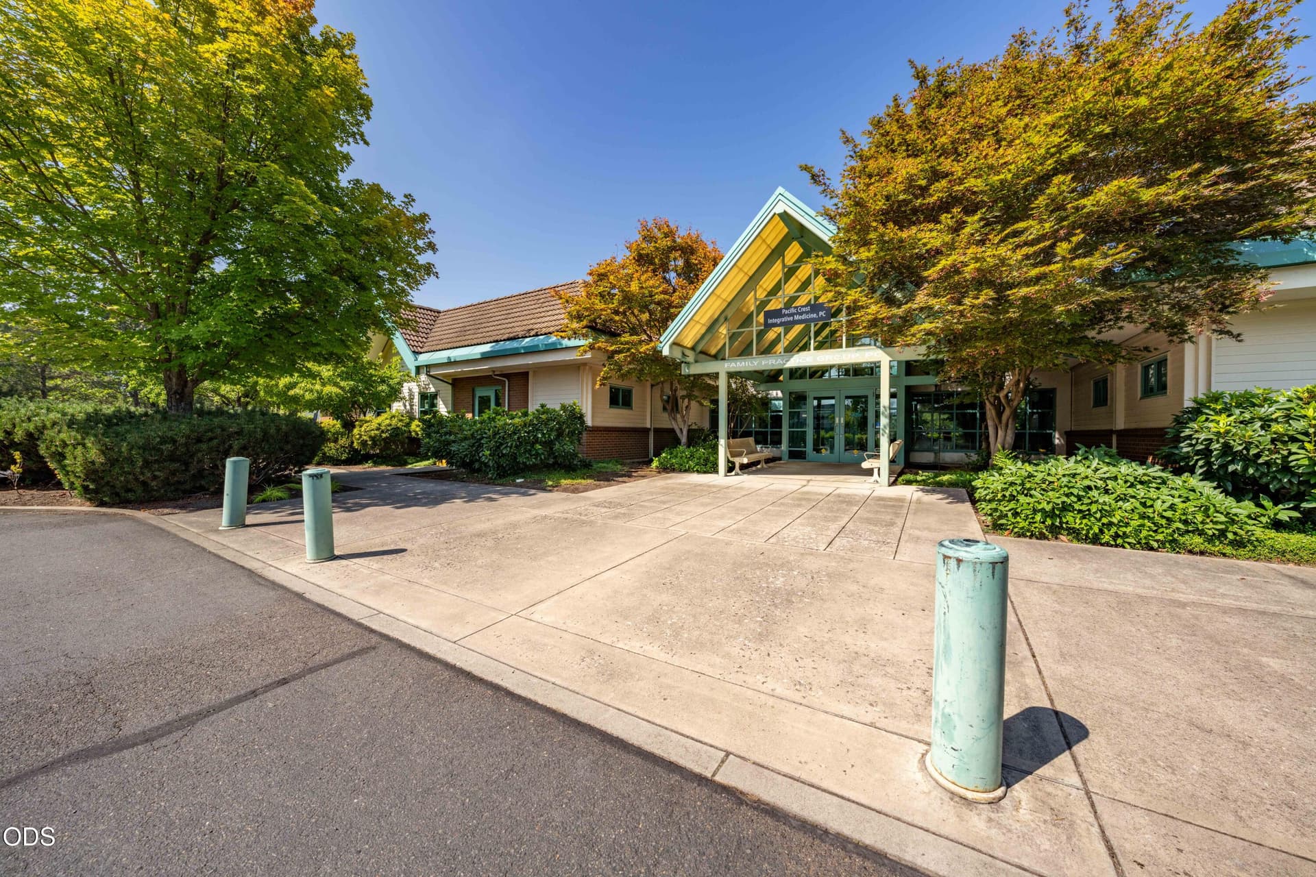 229-5. Photo 5 of 64, 229 W Stewart Avenue Unit 103, Medford, OR 97501