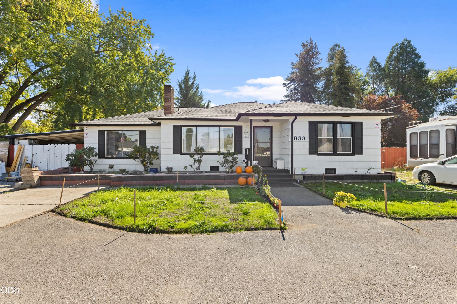 EP1A9566. Photo 1 of 36, 833 Beall Lane, Medford, OR 97502