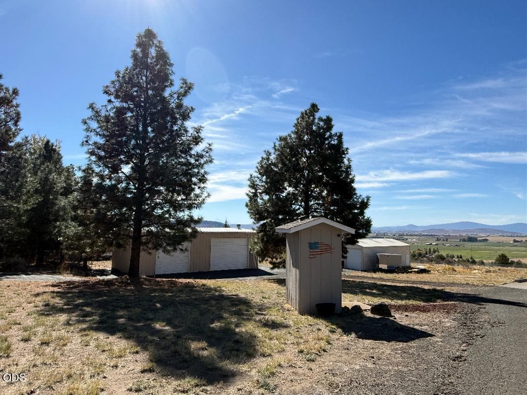 15. Photo 4 of 21, 4214 Jana Drive, Klamath Falls, OR 97603