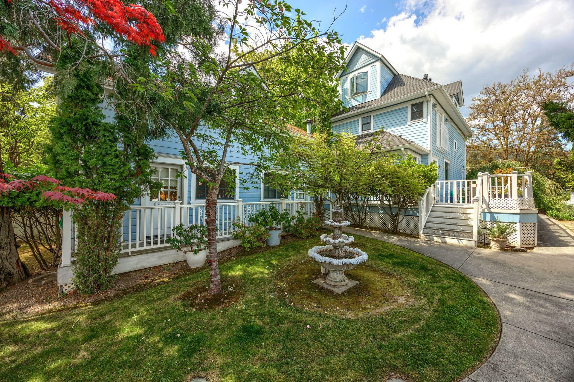 496 Beach. Photo 2 of 39, 496 Beach Street, Ashland, OR 97520