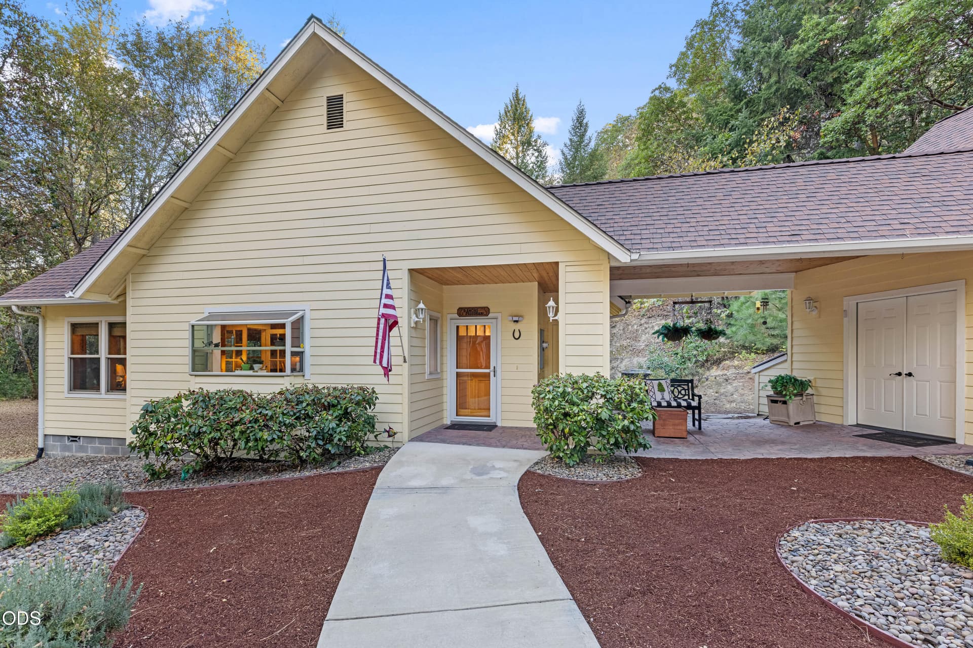 EP1A0318. Photo 4 of 50, 780 Pinecrest Drive, Grants Pass, OR 97526
