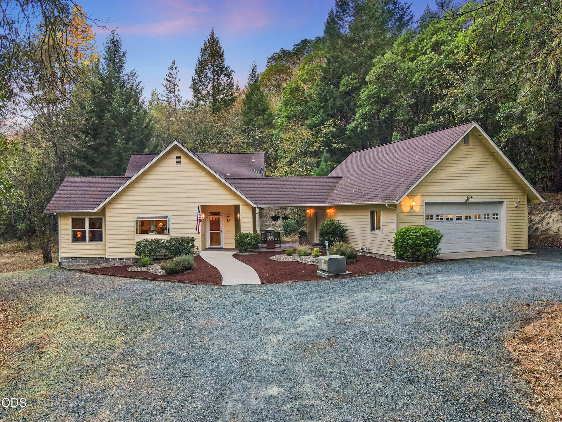DJI_0703. Photo 2 of 50, 780 Pinecrest Drive, Grants Pass, OR 97526