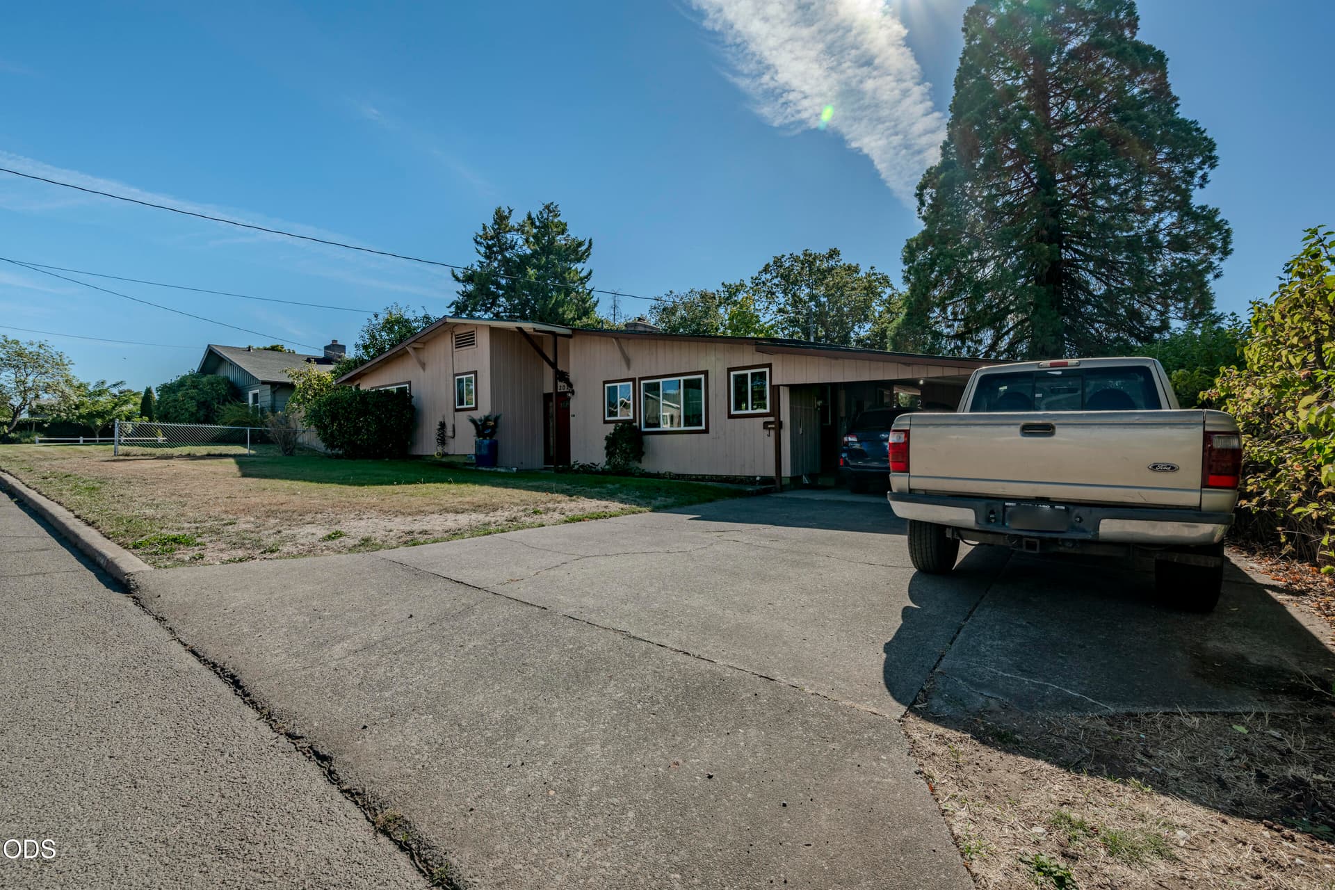 01. Photo 2 of 32, 202 Kings Way, Central Point, OR 97502