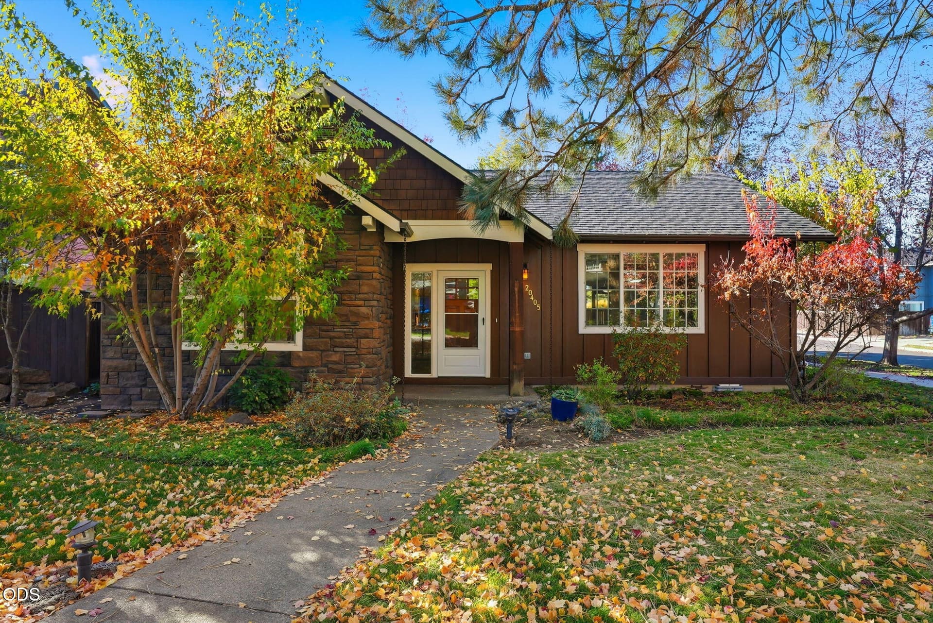 3-web-or-mls-Riley-Visuals-3. Photo 1 of 44, 20405 Aberdeen Drive, Bend, OR 97702