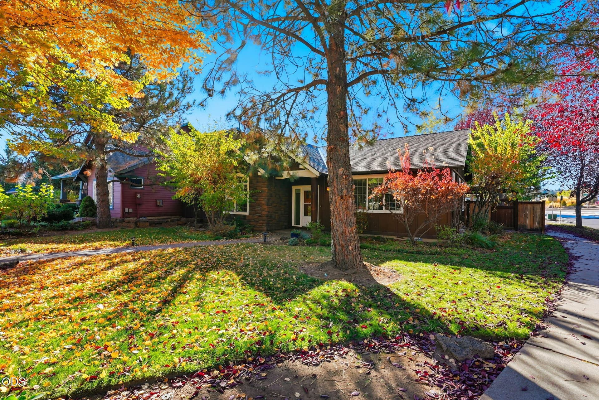 4-web-or-mls-Riley-Visuals-4. Photo 4 of 44, 20405 Aberdeen Drive, Bend, OR 97702