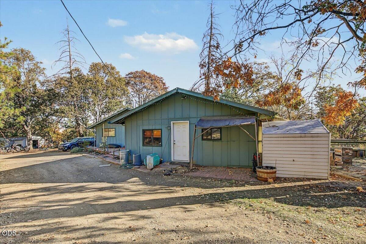 19-19. Photo 2 of 65, 1311 Neil Creek Road, Ashland, OR 97520