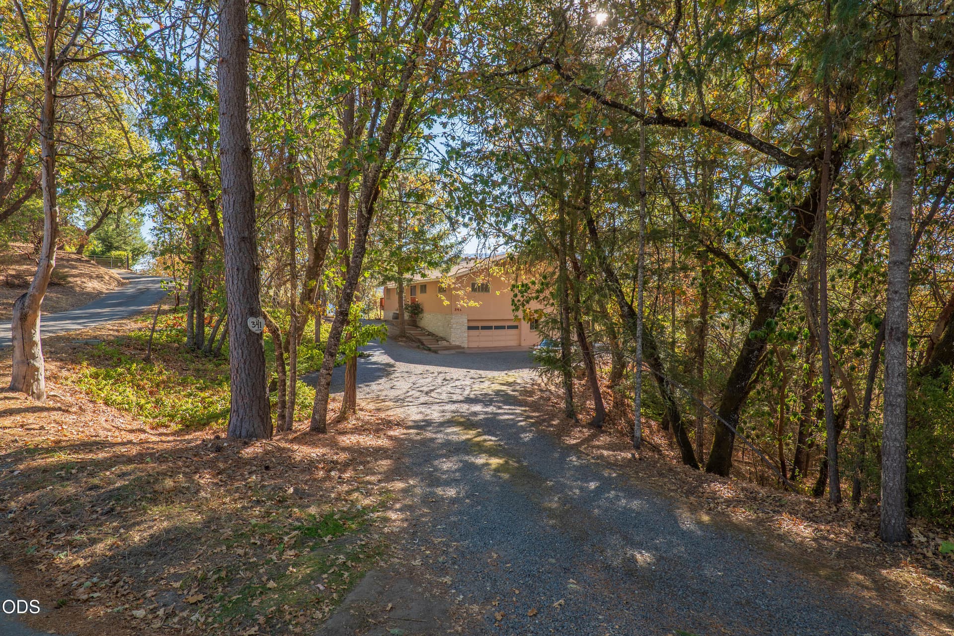 341HillTopDr-01. Photo 4 of 60, 341 SE Hilltop Drive, Grants Pass, OR 97527