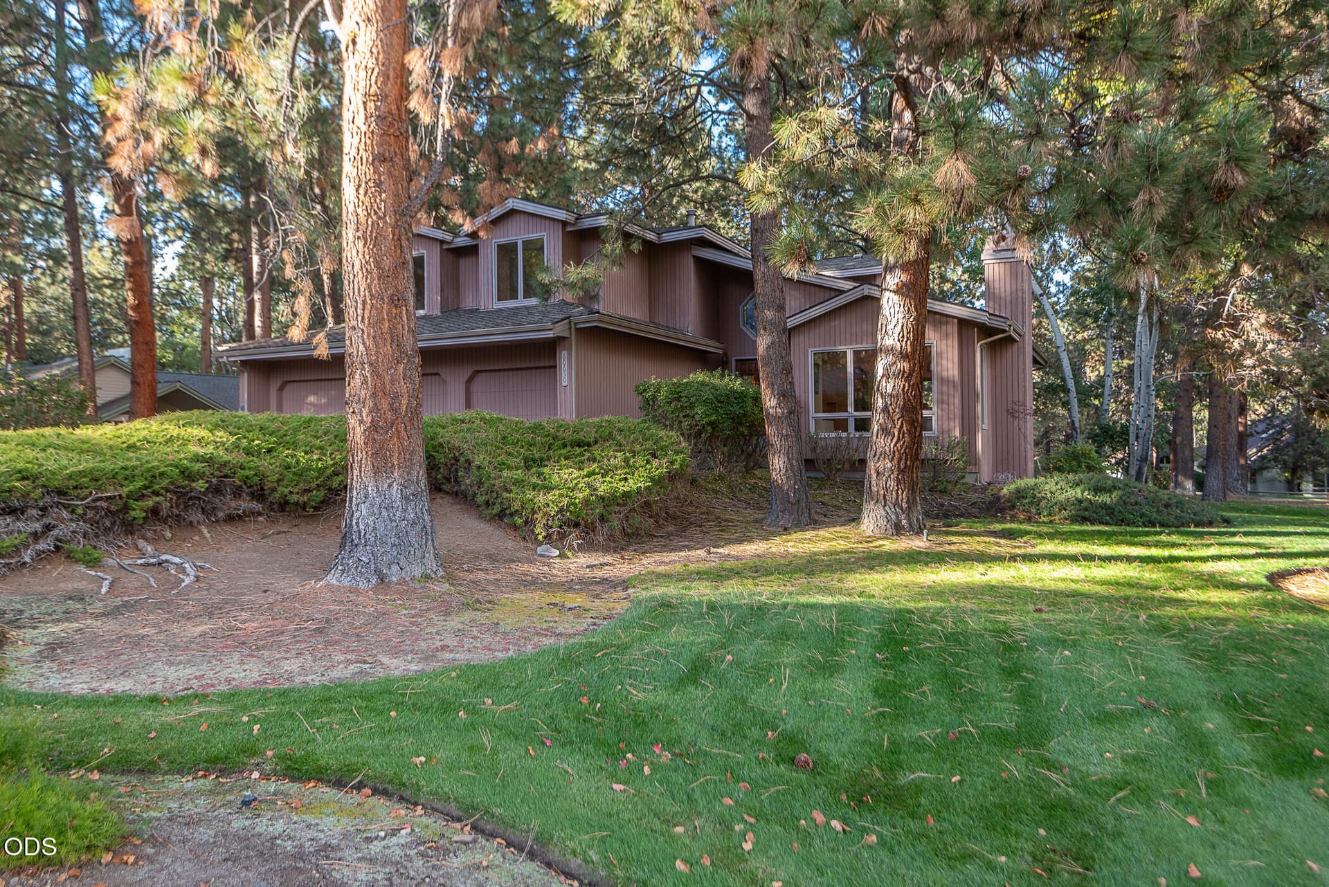1. Photo 3 of 41, 60630 Thunderbird, Bend, OR 97702