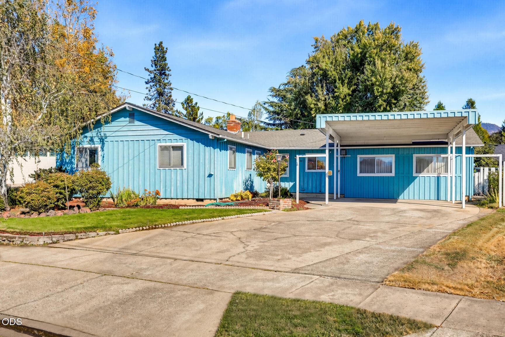 1. Photo 1 of 37, 1581 Miracle Lane, Medford, OR 97504