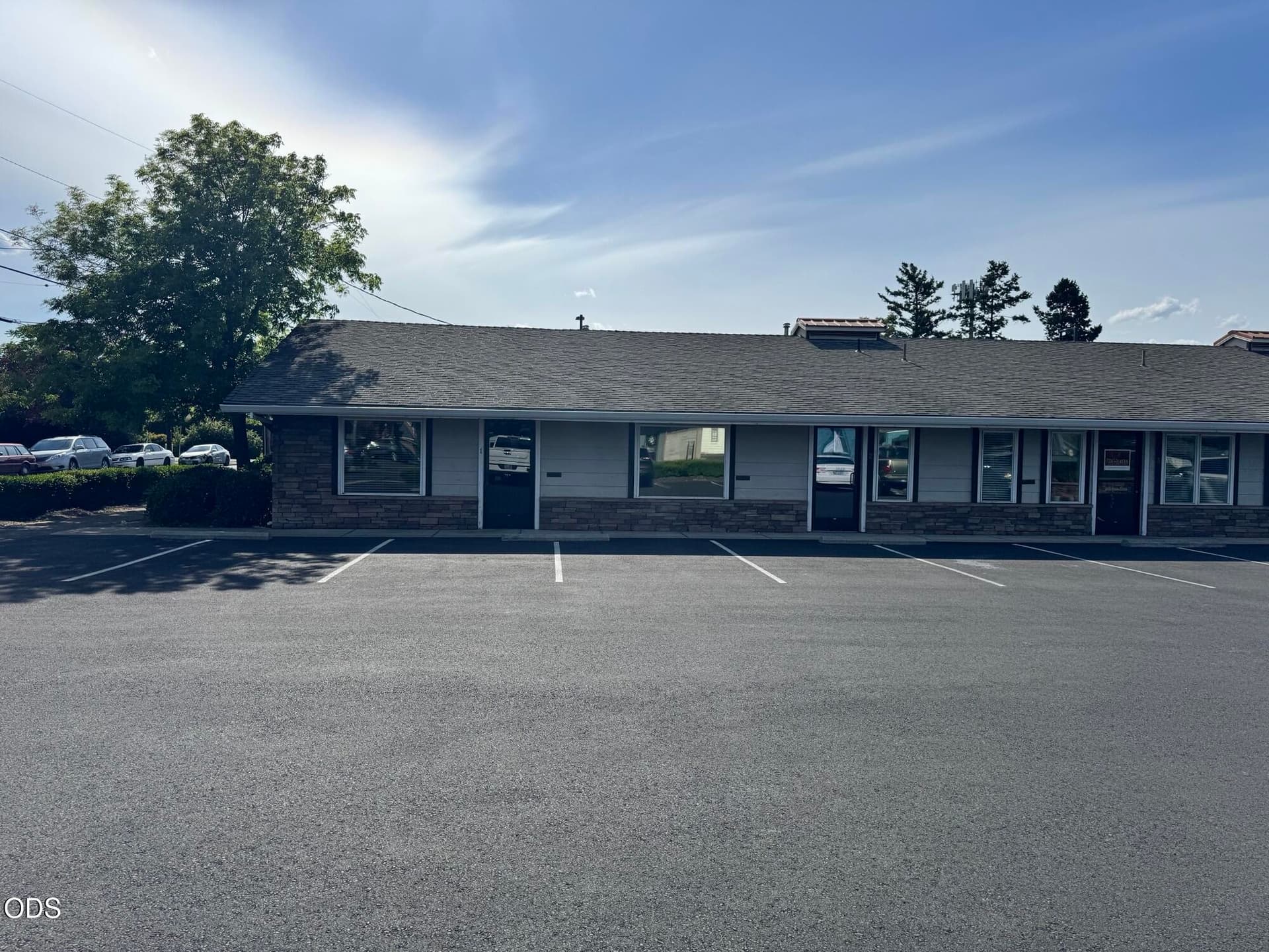 IMG_3888. Photo 2 of 3, 401 Crater Lake Avenue Unit 3, Medford, OR 97504