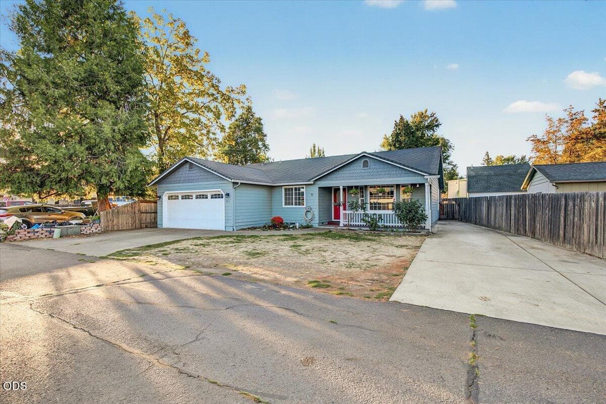 04-4. Photo 5 of 48, 2812 Table Rock Road, Medford, OR 97501