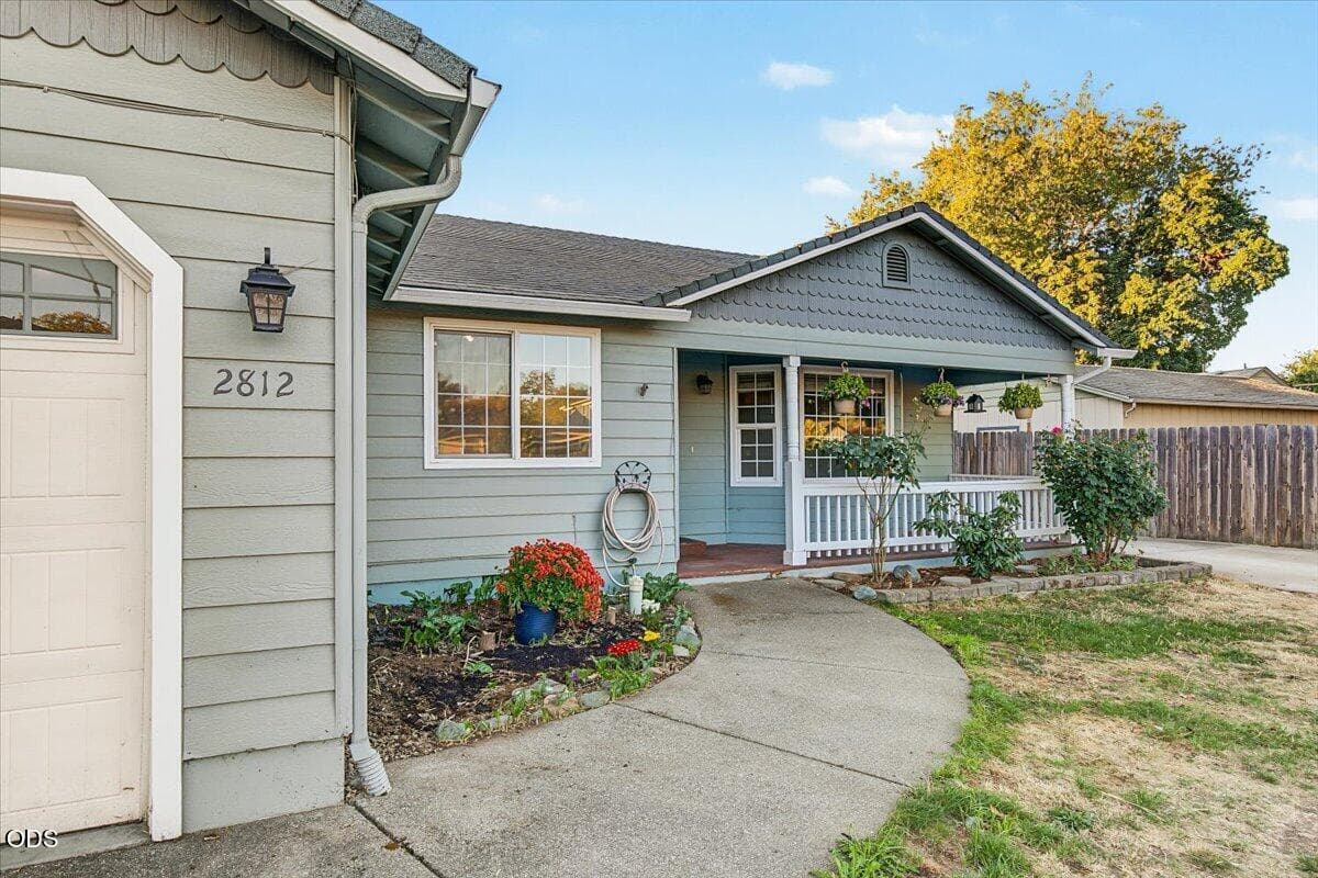 07-7. Photo 1 of 48, 2812 Table Rock Road, Medford, OR 97501