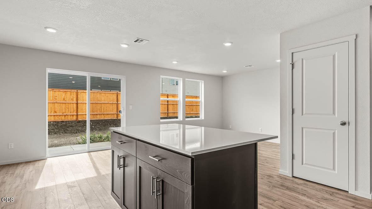 008 kitchen. Photo 5 of 17, 2639 Dakota Avenue, Medford, OR 97501