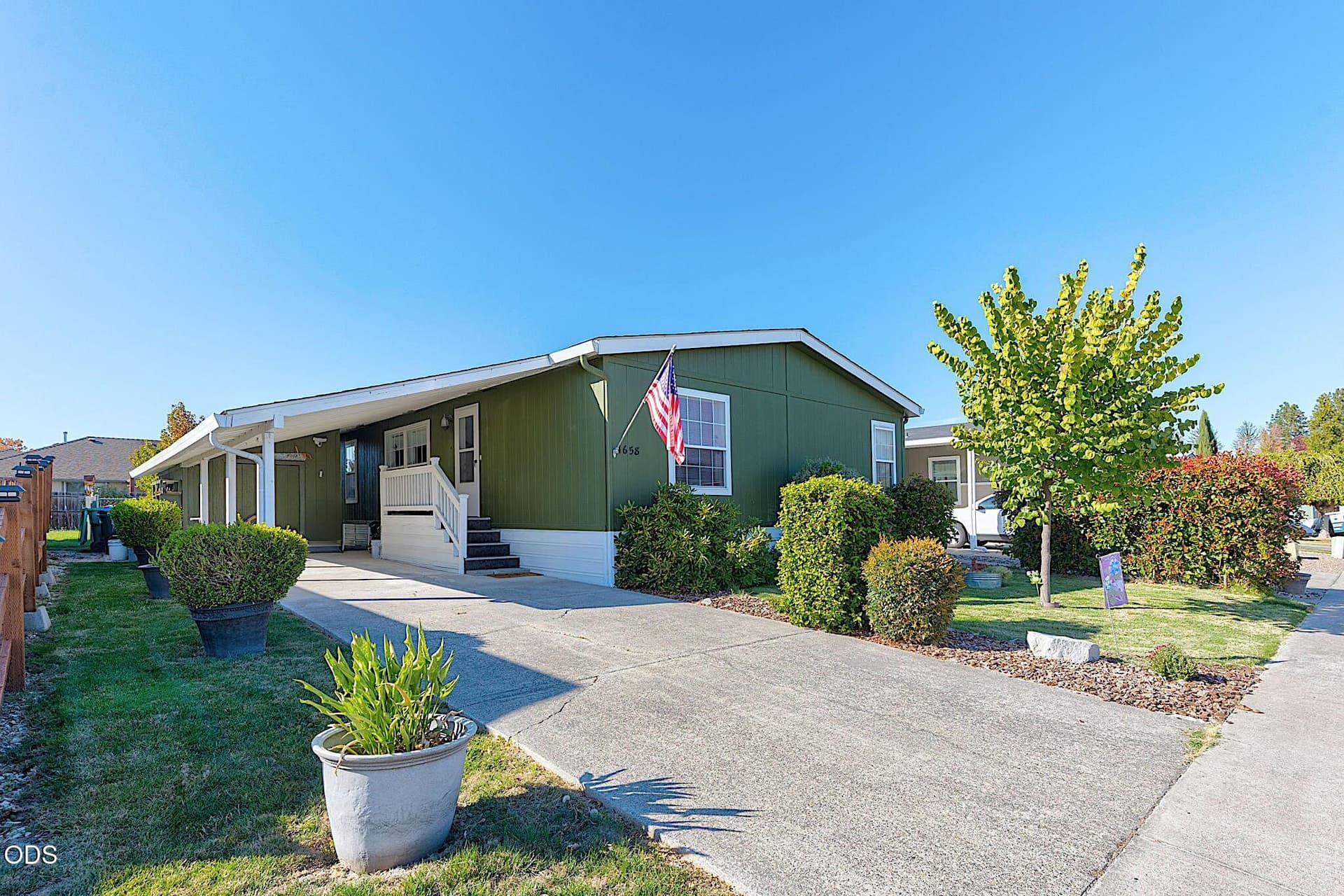 1-web-or-mls-1658-darin-dr. Photo 1 of 41, 1658 Darin Drive, Grants Pass, OR 97527
