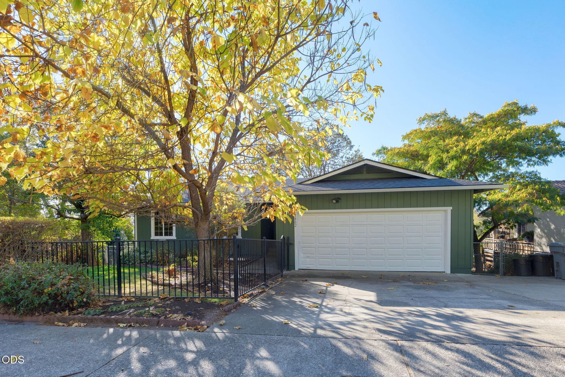 2-web-or-mls-1802-ne-beacon-dr. Photo 2 of 42, 1802 NE Beacon Drive, Grants Pass, OR 97526
