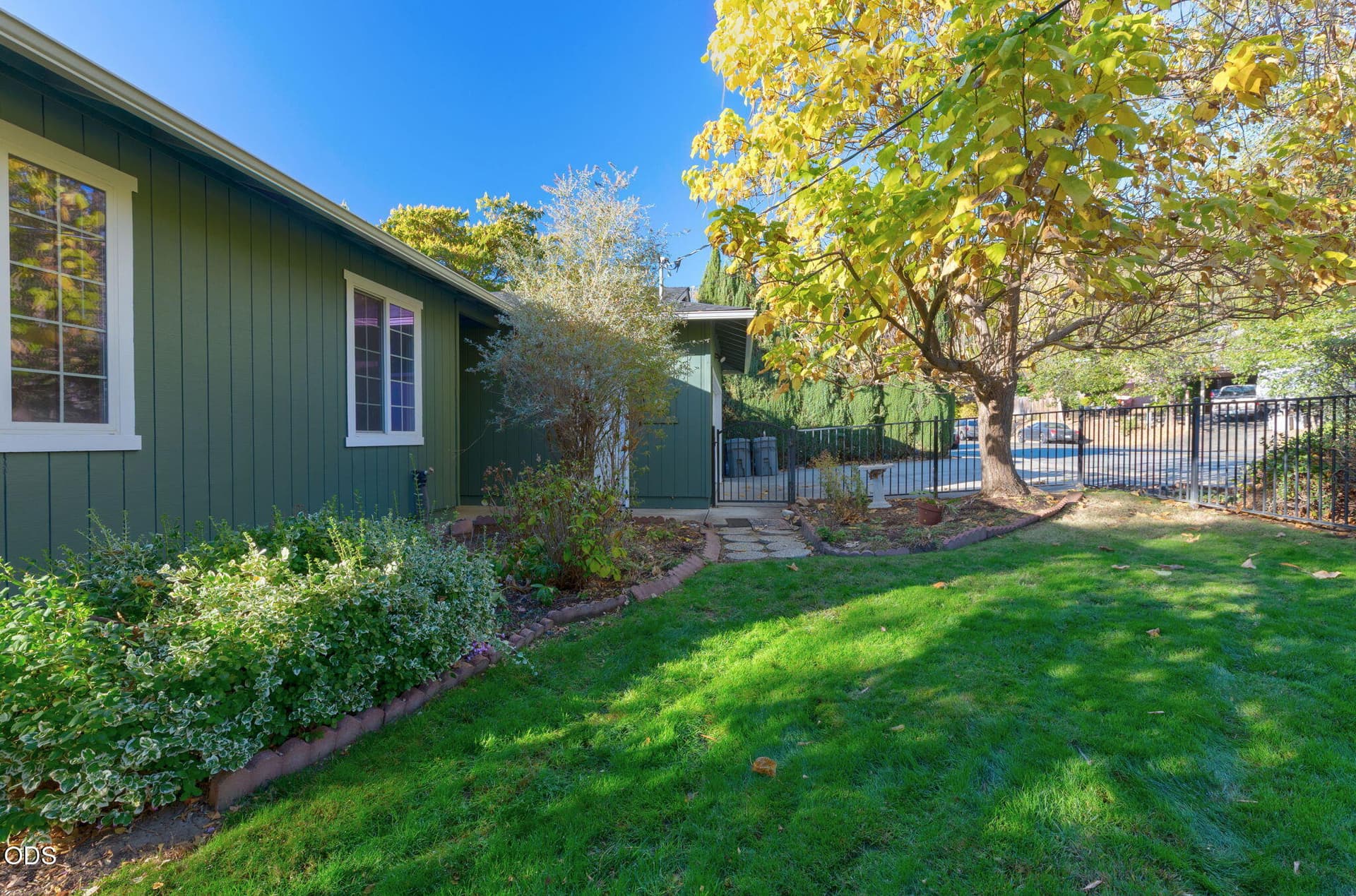 6-web-or-mls-1802-ne-beacon-dr. Photo 3 of 42, 1802 NE Beacon Drive, Grants Pass, OR 97526
