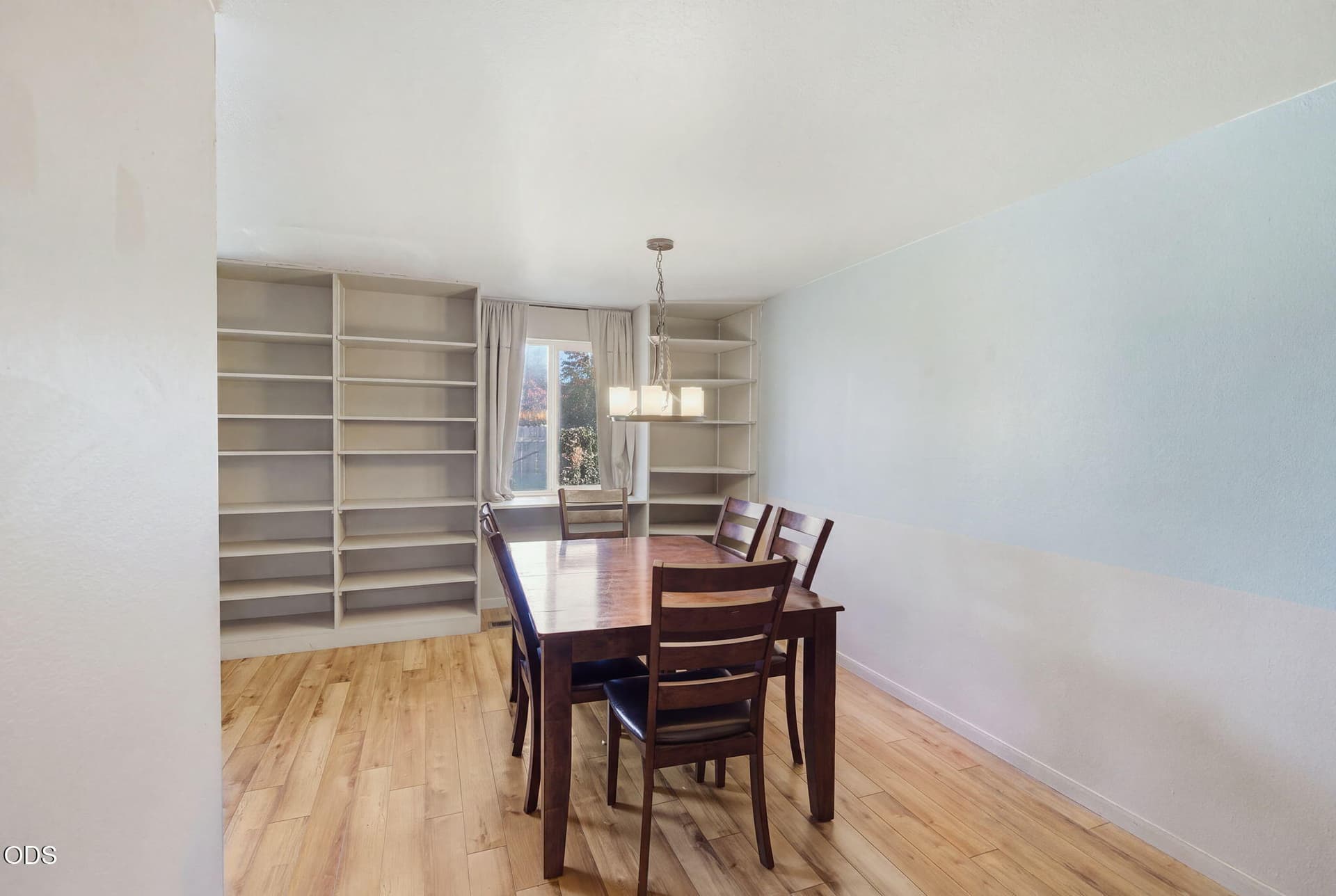4. Photo 4 of 33, 309 NE Terry Lane, Grants Pass, OR 97526