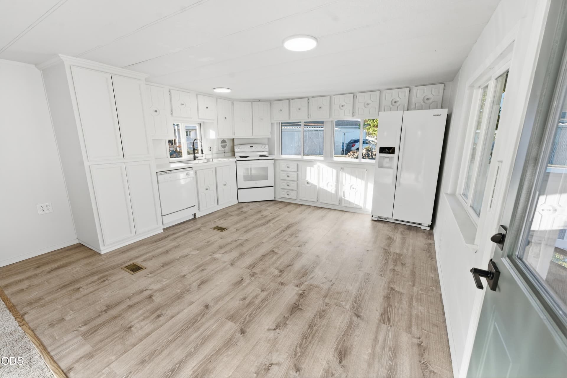 3. Photo 3 of 15, 2385 Table Rock Road Unit SPC 13, Medford, OR 97501