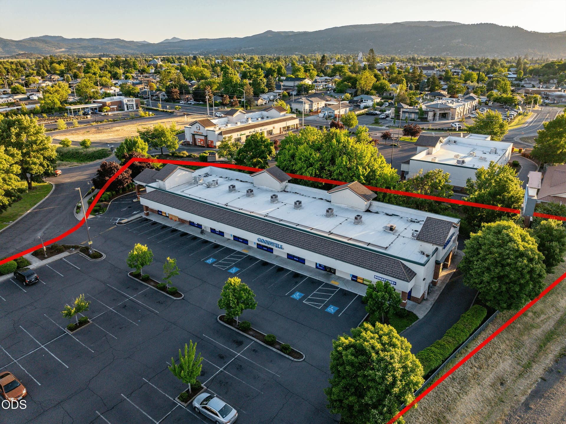 1249-1. Photo 1 of 51, 1249 Plaza Boulevard Unit A/B, Central Point, OR 97502