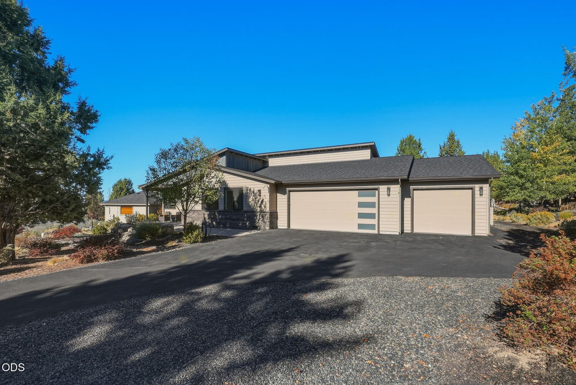 1-web-or-mls-Riley-Visuals-1. Photo 1 of 85, 1272 Trail Creek Drive, Redmond, OR 97756