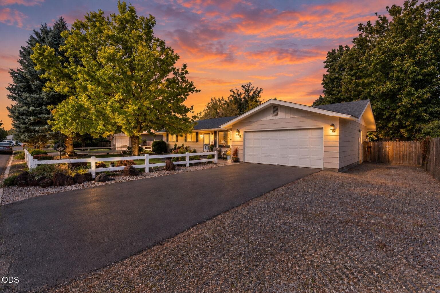 2-web-or-mls-Image Sep 30, 2026, 01_13_1. Photo 2 of 56, 4704 Hope Street, Klamath Falls, OR 97603