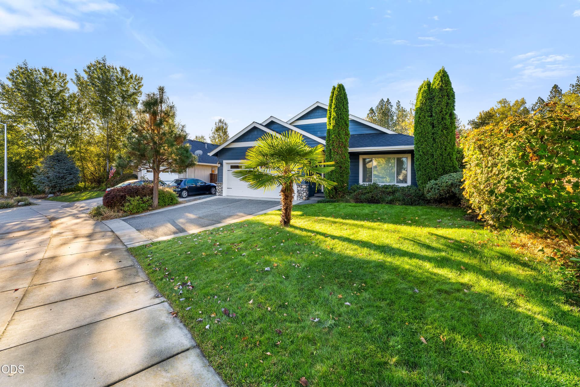 03-EXT (3 of 12). Photo 3 of 30, 2225 Esther Lane, Grants Pass, OR 97527