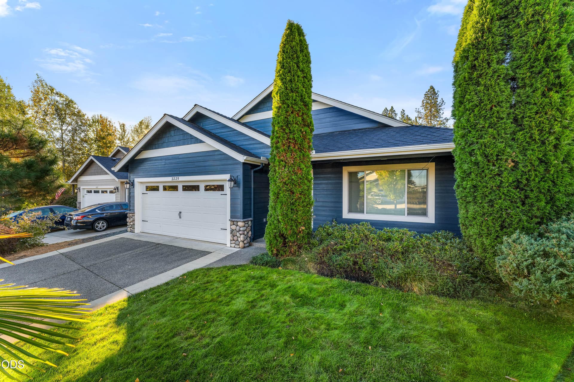 04-EXT (4 of 12). Photo 4 of 30, 2225 Esther Lane, Grants Pass, OR 97527