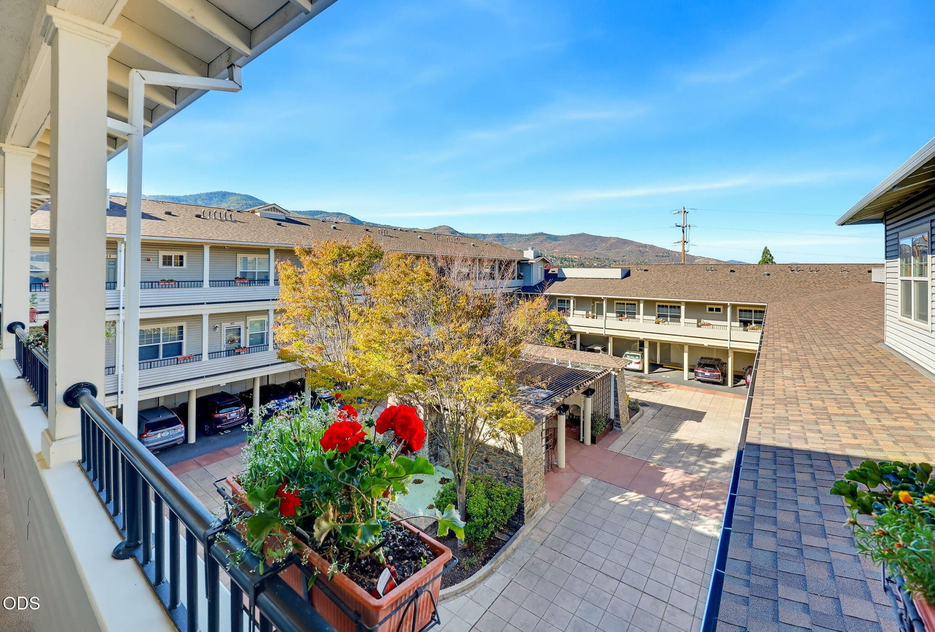 ApxPP00001. Photo 2 of 51, 845 Pavilion Place, Ashland, OR 97520