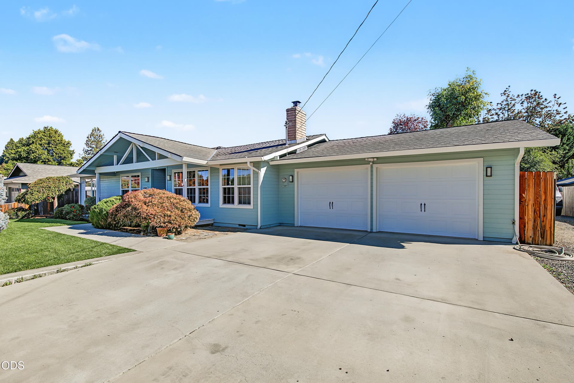 3. Photo 3 of 39, 5358 Raymond Way, Central Point, OR 97502