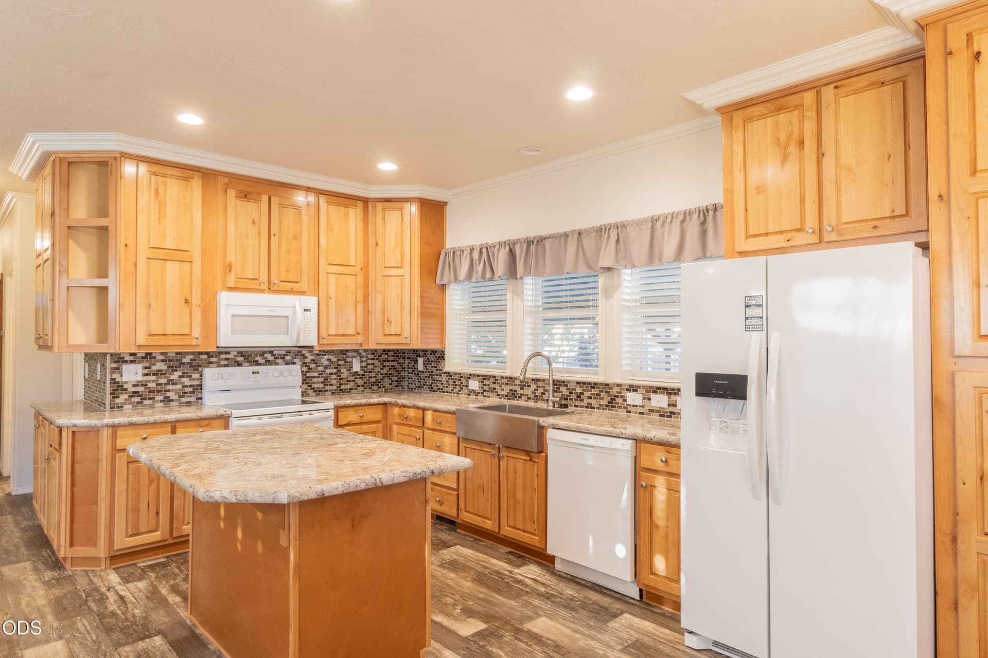 IMG_5450-2. Photo 4 of 19, 333 Mountain View Drive Unit UNIT 150, Talent, OR 97540
