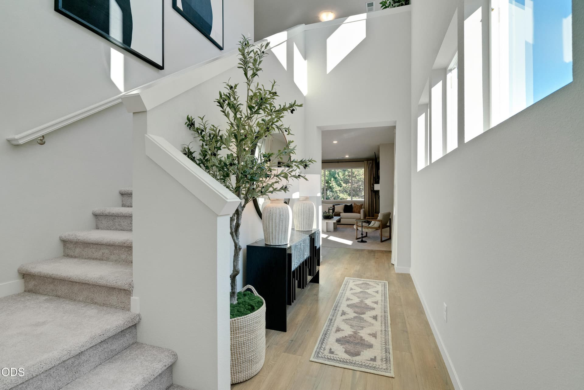 POR_Acadia Pointe_Pic_Magnolia_Entry_F1. Photo 4 of 17, 63127 NE Henningsen Pl, Bend, OR 97701