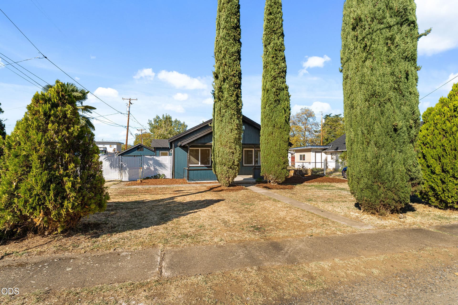 Main House. Photo 2 of 28, 13 Kenwood Avenue, Medford, OR 97501