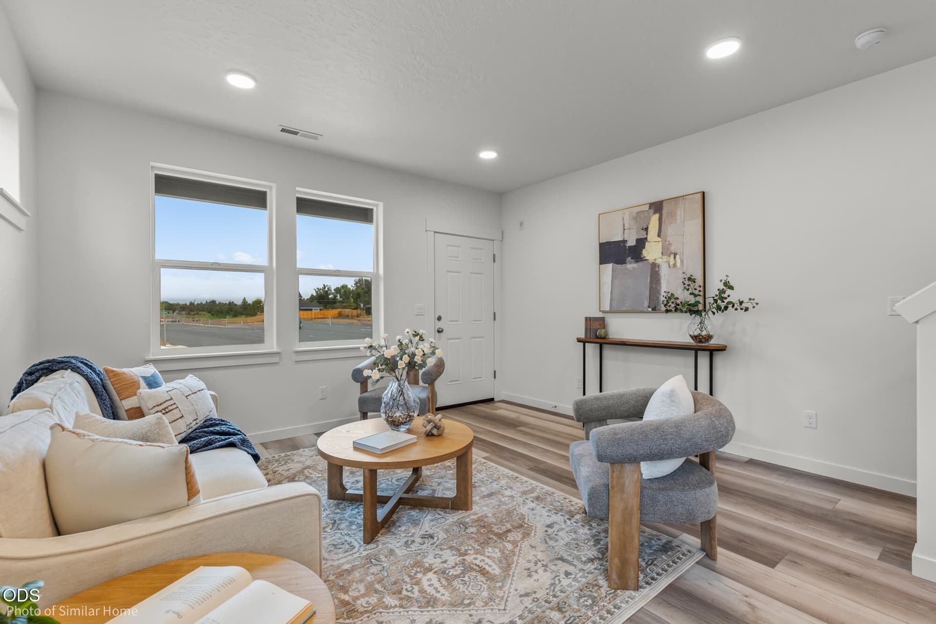 Cascade - Living Room (2). Photo 3 of 24, 2724 NW 28th Street, Redmond, OR 97756