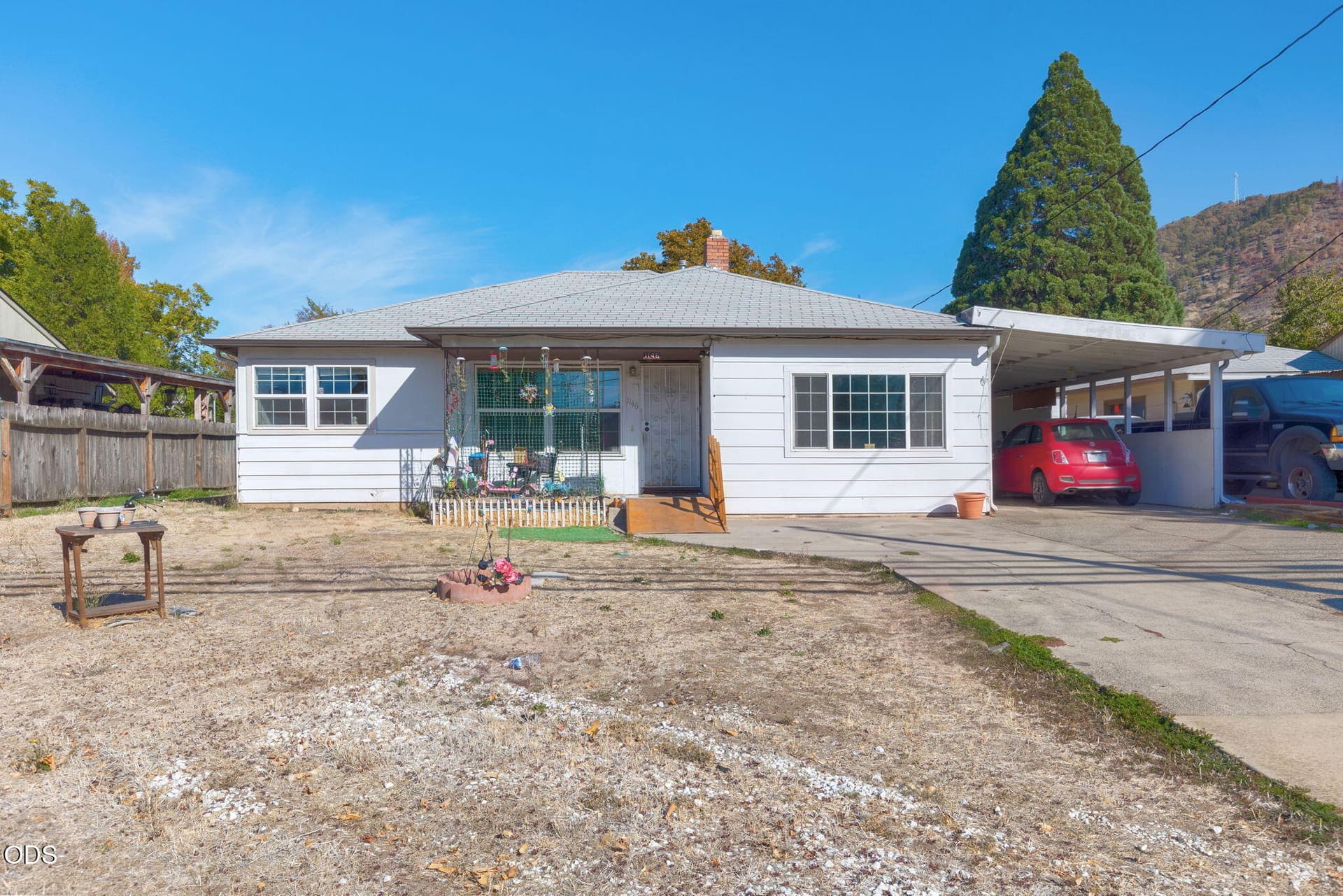 1. Photo 1 of 16, 1146 NE D Street, Grants Pass, OR 97526