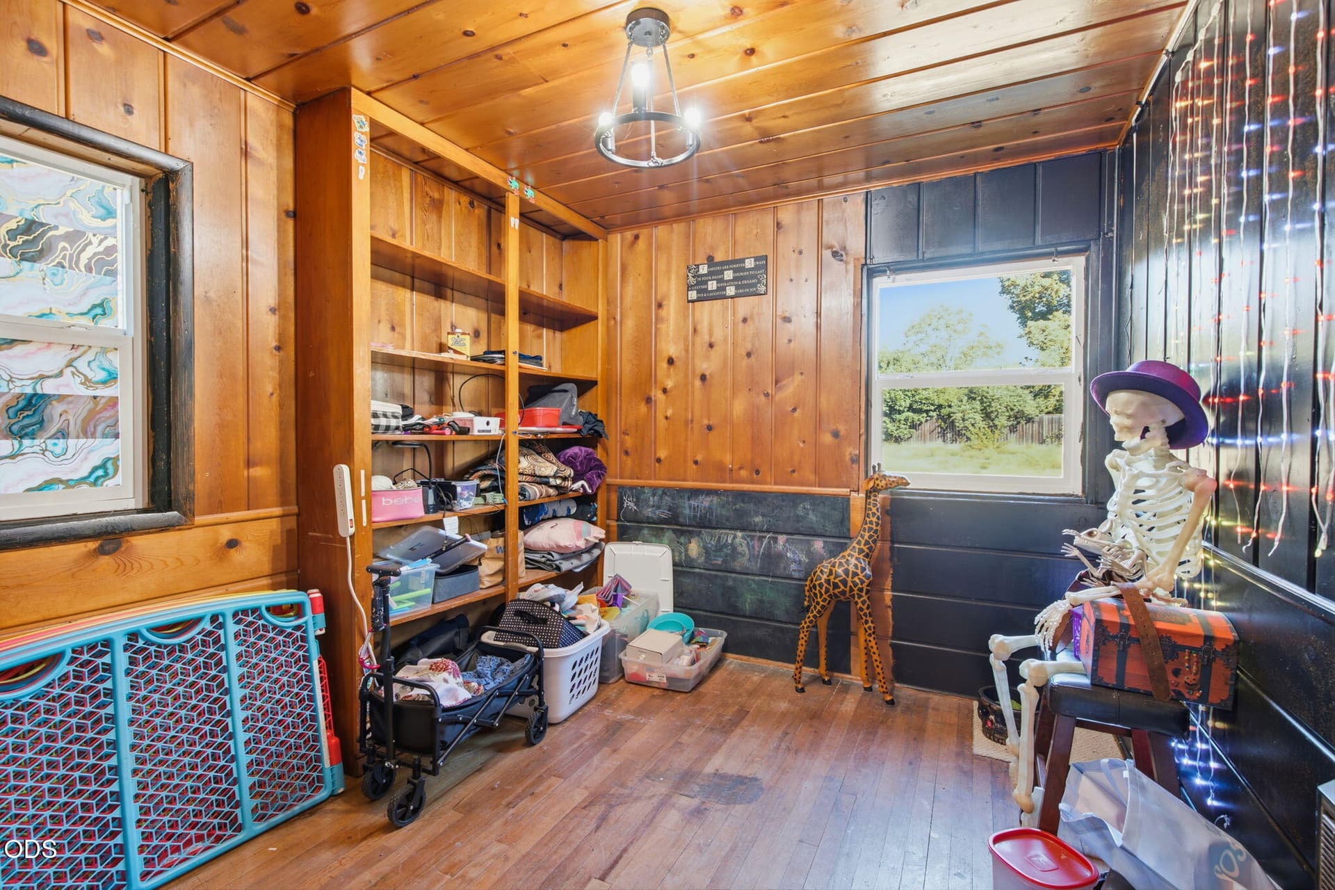 9-web-or-mls-1146-ne-d-st. Photo 4 of 16, 1146 NE D Street, Grants Pass, OR 97526