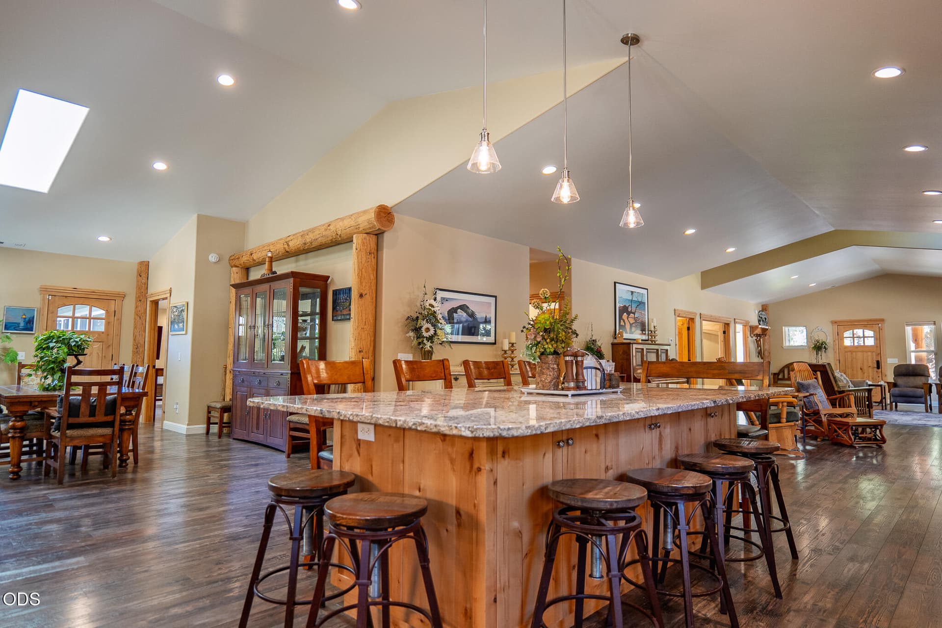 Kitchen Island. Photo 3 of 63, 275 Marble Mountain Road, Grants Pass, OR 97527