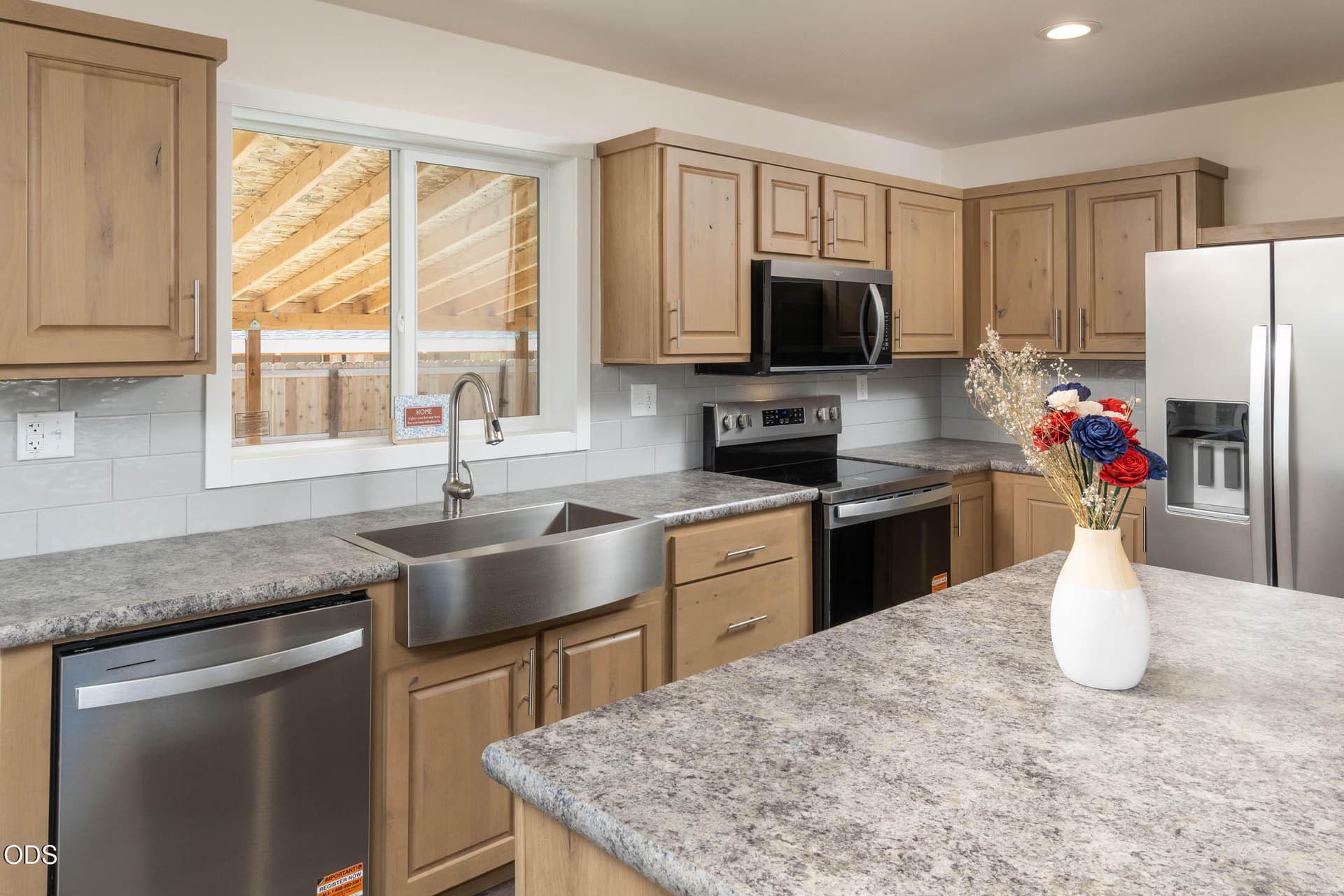 Kitchen. Photo 5 of 21, 431 SE Council Drive, Mount Vernon, OR 97865