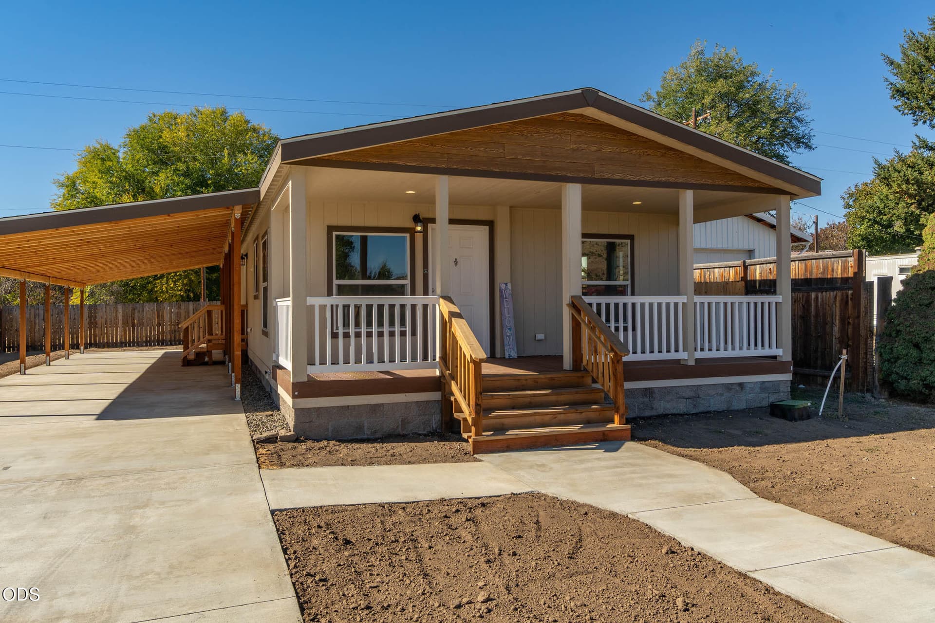 Front Covered Porch. Photo 2 of 21, 431 SE Council Drive, Mount Vernon, OR 97865