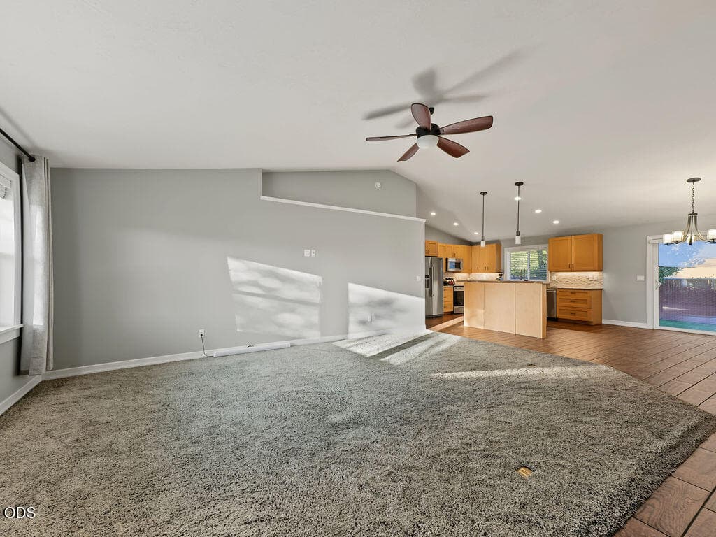 PA151112. Photo 2 of 36, 3611 Boulder Lane, Klamath Falls, OR 97603