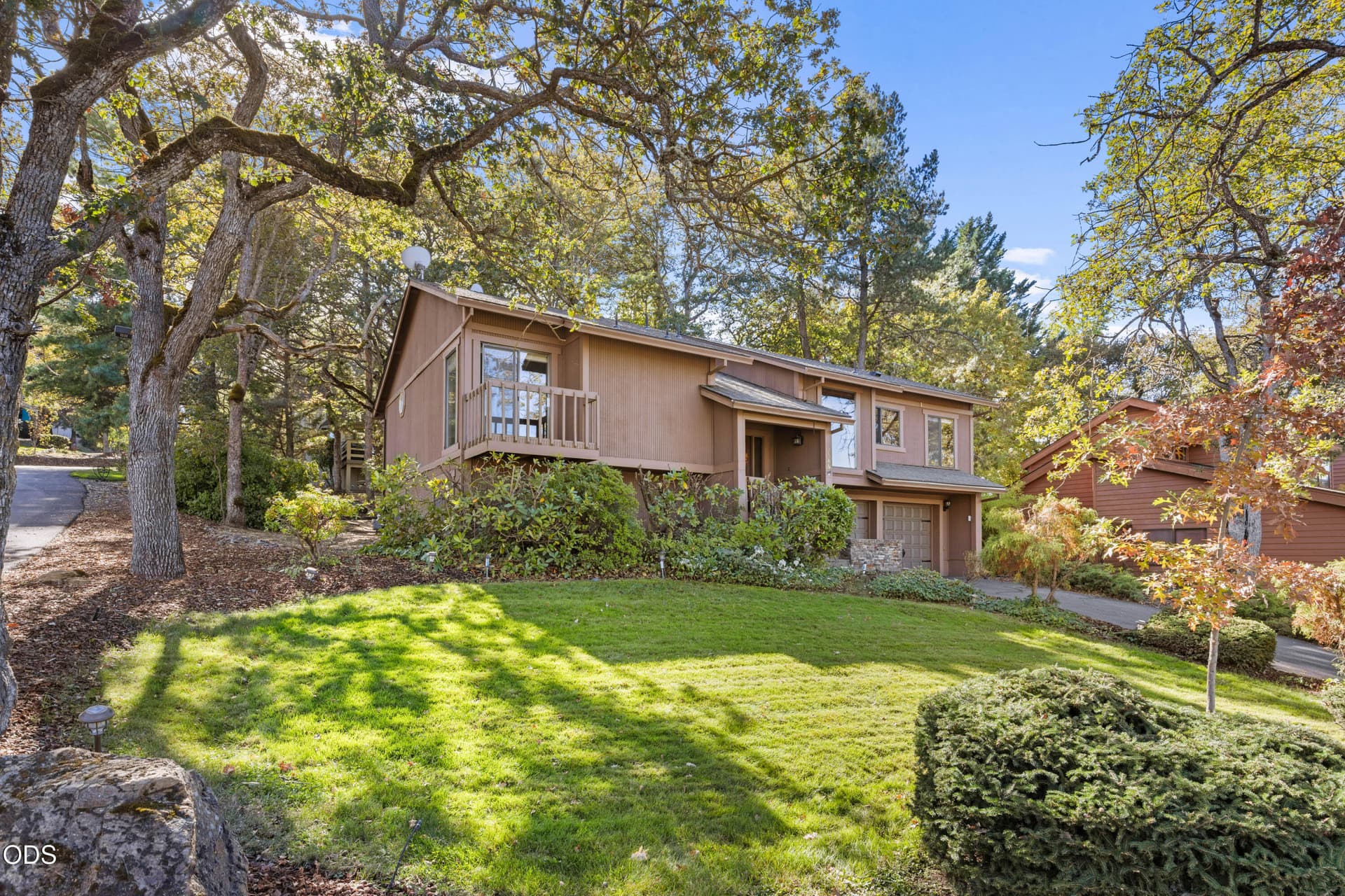 EP1A0335. Photo 2 of 46, 2586 Freedom Way, Medford, OR 97504