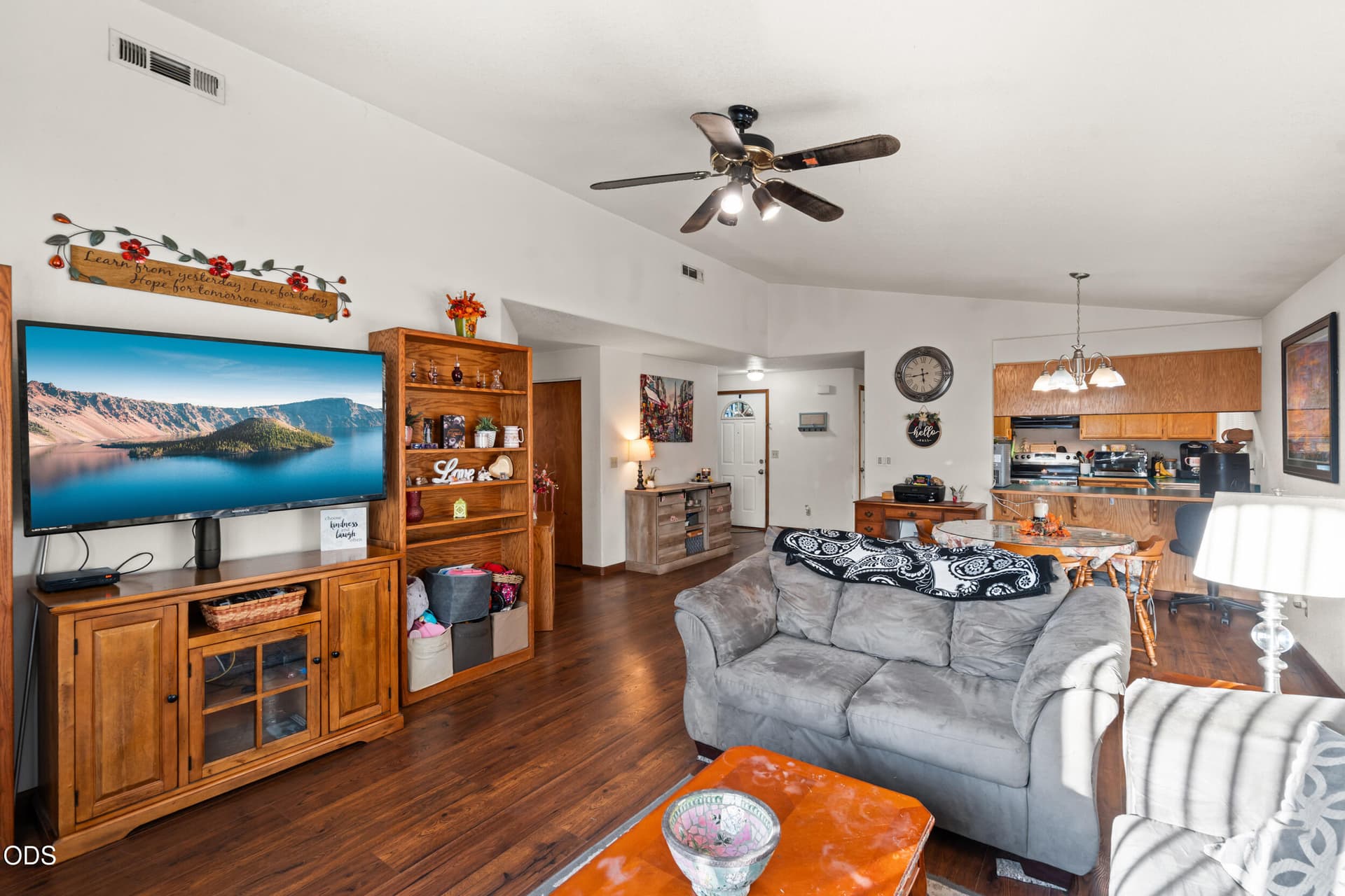 Living Room. Photo 5 of 21, 653 SW Balsam Road, Grants Pass, OR 97526
