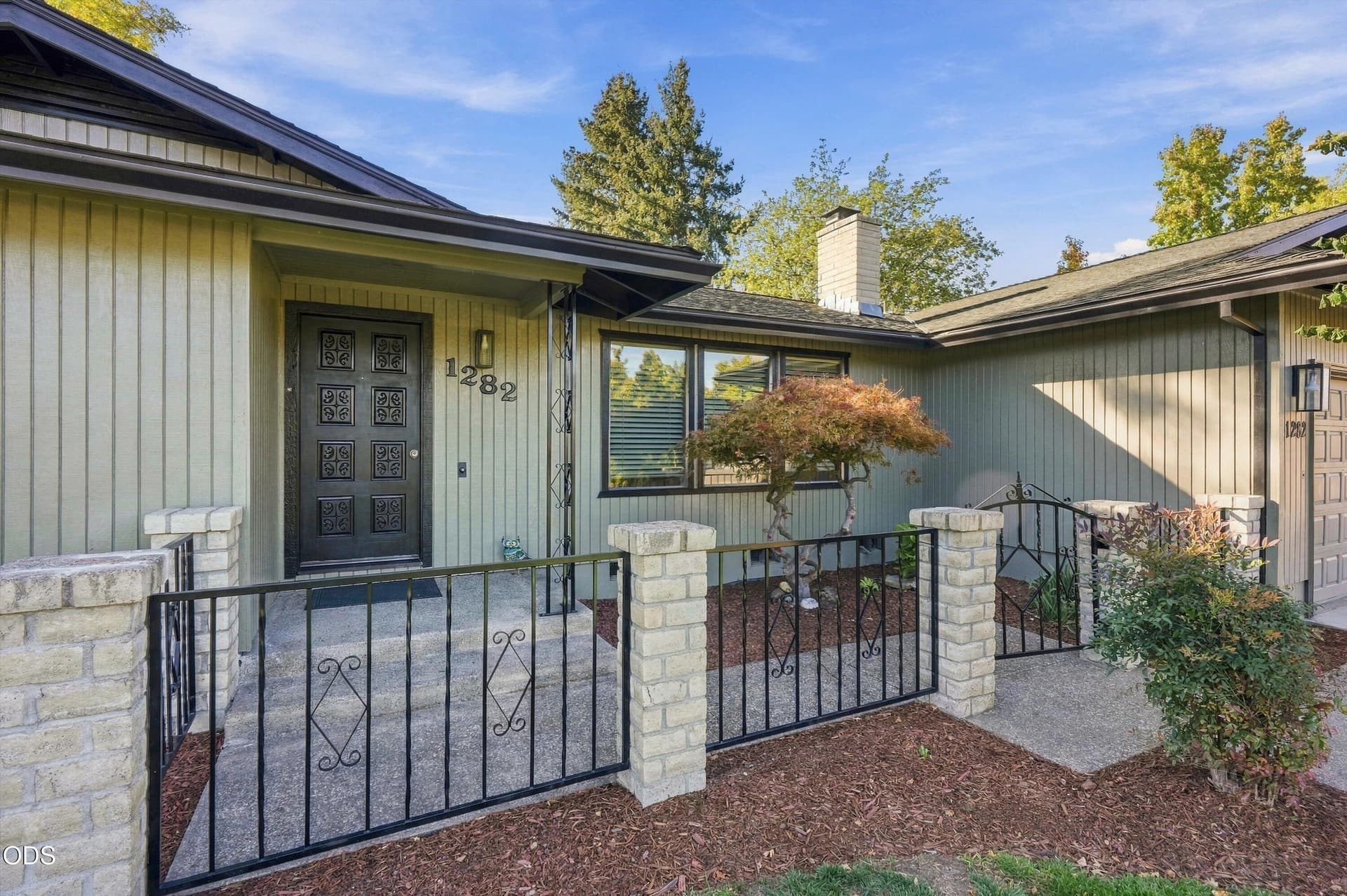 04-1282 S Oakdale Ave-4. Photo 4 of 34, 1282 S Oakdale Avenue, Medford, OR 97501