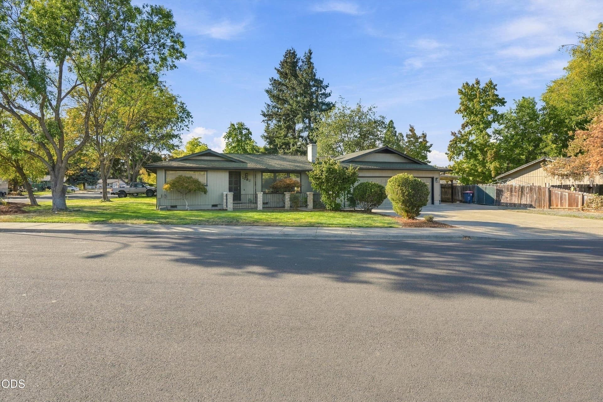 02-1282 S Oakdale Ave-2. Photo 2 of 34, 1282 S Oakdale Avenue, Medford, OR 97501