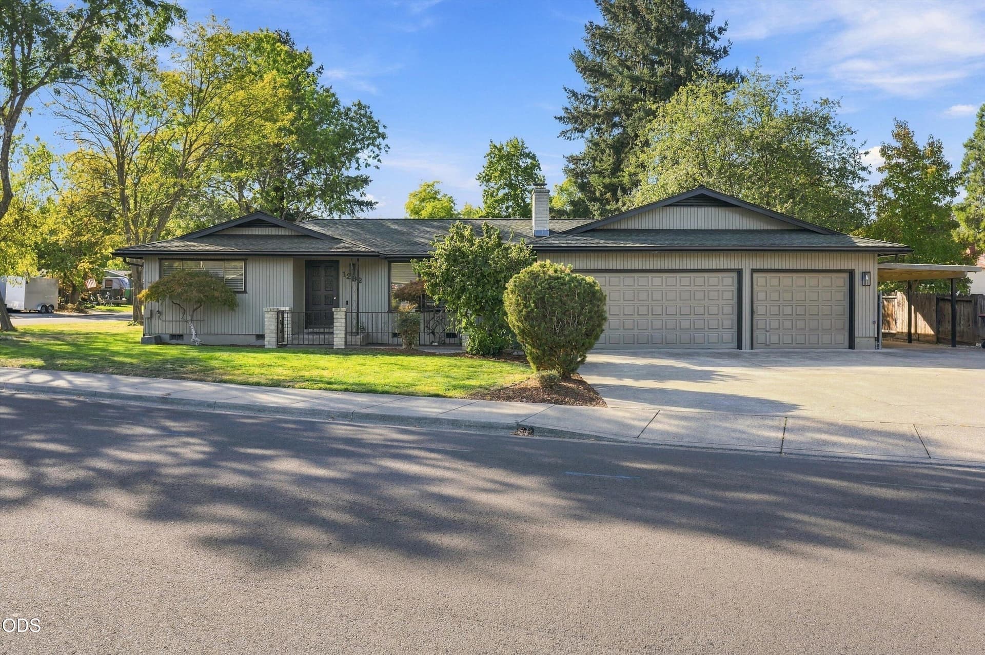 01-1282 S Oakdale Ave-1. Photo 1 of 34, 1282 S Oakdale Avenue, Medford, OR 97501