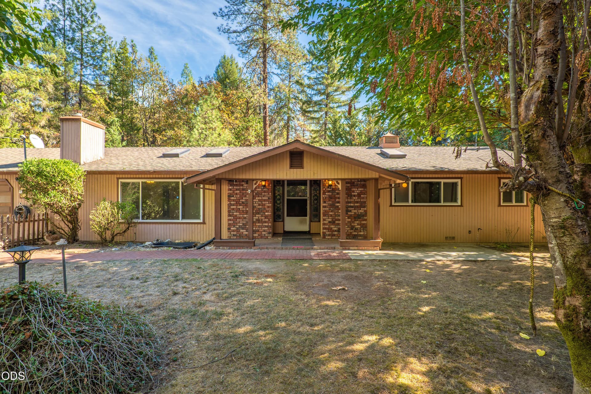 110WhiteFirDr-02. Photo 2 of 60, 110 White Fir Drive, Grants Pass, OR 97526